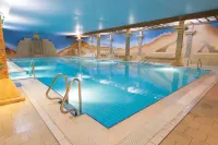 TLH Toorak Hotel - TLH Leisure, Entertainment and Spa Resort - Pools