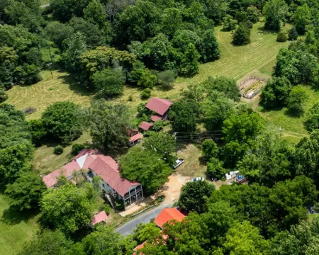 Bliss Point Farm Hotels in Greene County