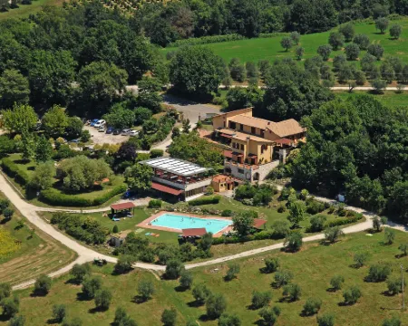 Agriturismo La Vecchia Fattoria Hotel a Orte