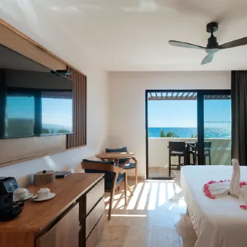 Akumal Bay Beach & Wellness Resort