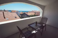 Apartments & Rooms Petra