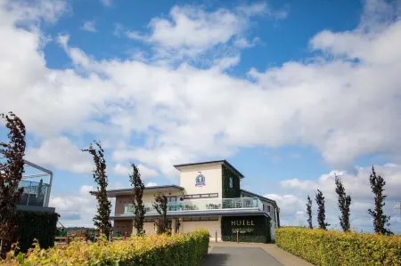 Ingliston Country Club Hotel Отели в г. Дамбартон