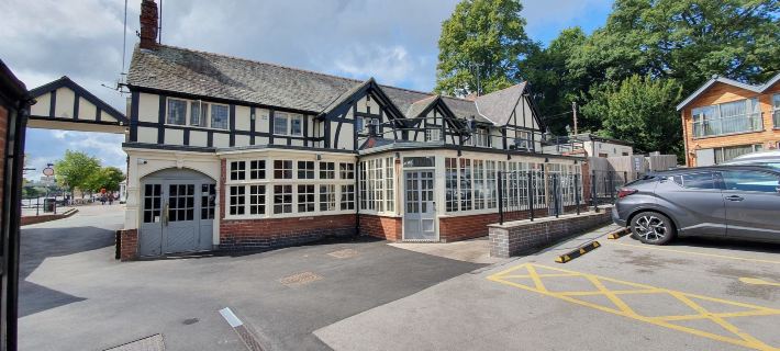The Boathouse Inn & Riverside Rooms โรงแรมในเชสเตอร์