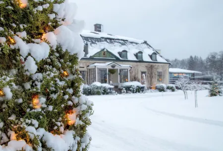 Hooks Herrgård Отели в г. Вагерюд