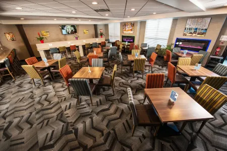 Encore Suites by Service Plus Inns Отели в г. Гранд-Прери