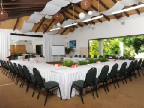 Crown Beach Resort & Spa Hotels in Arorangi