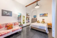 New Hanging Garden Hotels near Corniglia