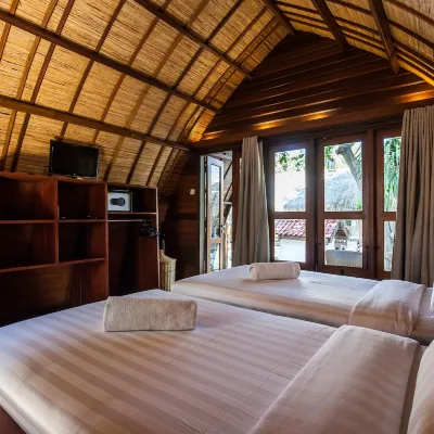 吉利群島曼塔潛水飯店 吉利特拉旺岸島碼頭附近的飯店