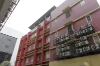 RedDoorz Plus Near Galaxy Bekasi Hotels near GOR AULIA