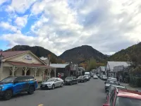 Shades of Arrowtown - parking
