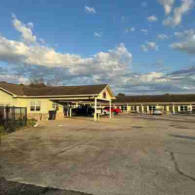 Weiss Lake Lodge Hotel Exterior
