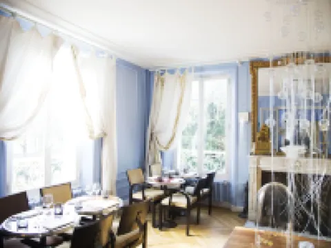 Maison Stella Cadente, Maison d'hôtes Artistique et Jardin à Provins Hotels in Provins