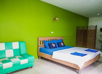 RoomQuest Amphawa Vaylasamran