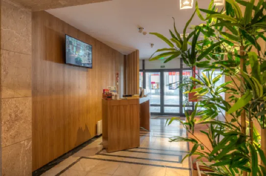 Spot Family Apartments Отели рядом с достопримечательностью «Католическа църква на Порто»