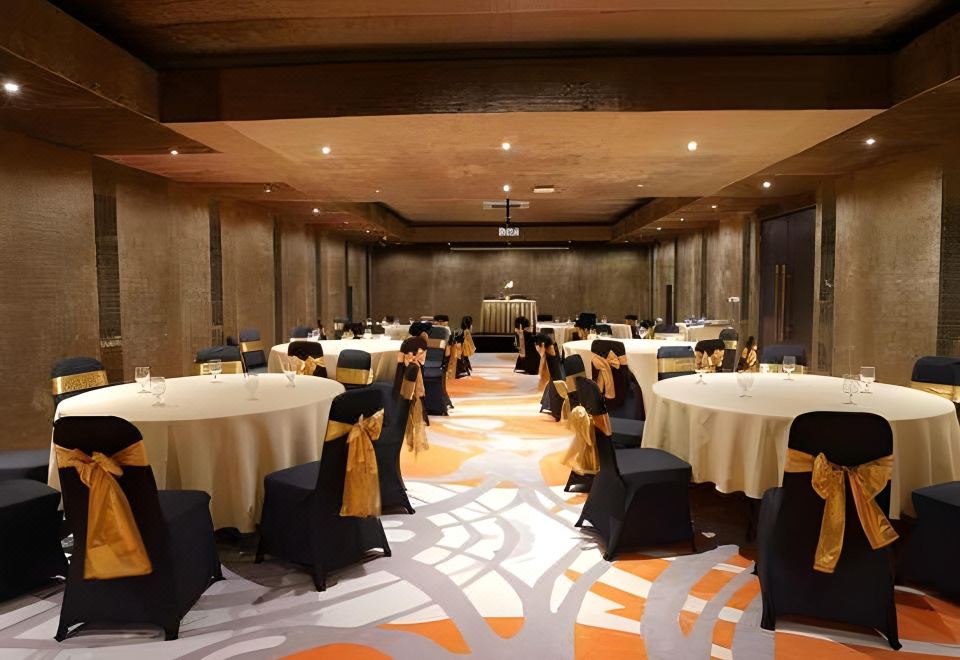 더 룸즈 아파트먼트의 모던한 객실 내부 이미지