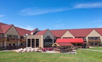 Arrowwood Resort at Cedar Shore