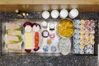 City Hotel & Suites - breakfast