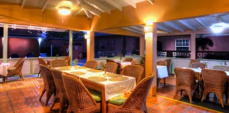 Worthing Court Apartment Hotel Отели в г. Бриджтаун