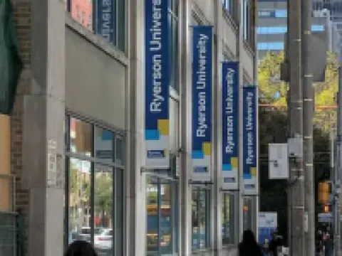 ペンブローク イン トロントのホテル