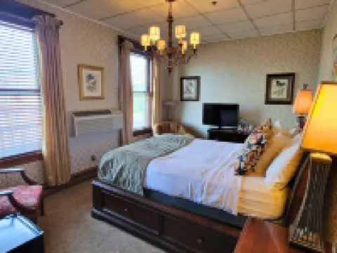 Altland House Inn & Suites Hotel di 