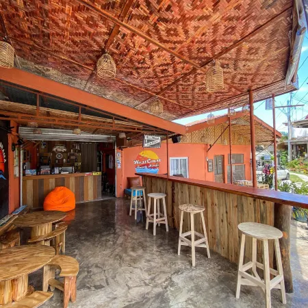 West Coast Beach House Отели в г. Моолбол