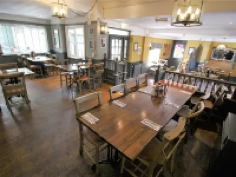 The Sun Inn Hotels in Swindon