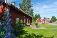 Wallby Säteri Hotels in Skirö