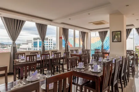 Khách sạn Baly
