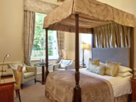 マクドナルド バス スパ バースのホテル