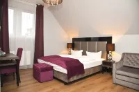 Arena Villa am Wasserpark Hotels near Bornheim Mitte