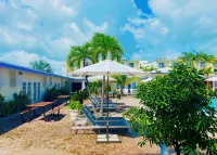 Tropical Oasis on Sombrero Beach in the Heart of Marathon FL