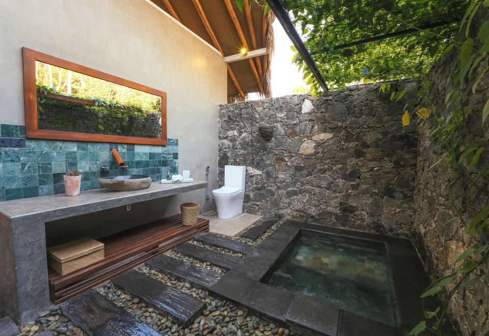 Hotel The Jungalows, Leisure & Recreation, Hot spring/Public bath