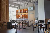 Mooz Hotel Surabaya - Jemursari