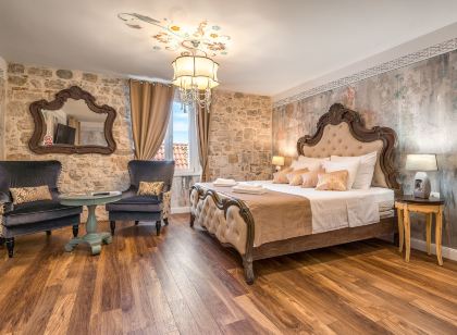 Plaza Marchi Old Town - Mag Quaint & Elegant Boutique Hotels