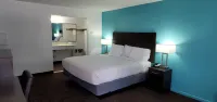Travelodge by Wyndham Livonia/Canton/Novi Detroit Area Hotels in Plymouth