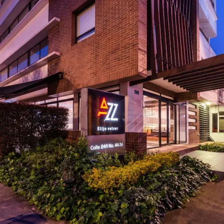 AZ Hotel Отели рядом с достопримечательностью «Конгресс-центр G12»
