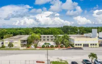 Key Largo Inn Hotel dekat Jules Undersea Lodge