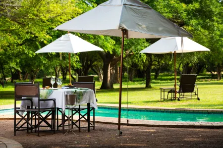 Falaza Game Park and Spa Отели рядом с достопримечательностью «Thanda Safari - Private Game Reserve»