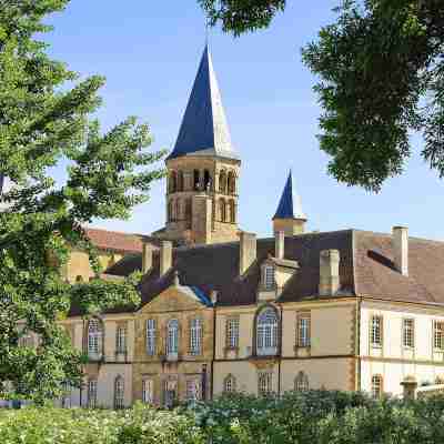 Hostellerie des Trois Pigeons, Paray Le Monial Hotel Exterior