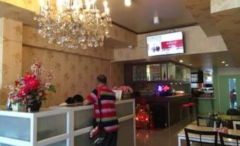 Sandee Room