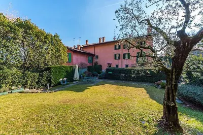 Bergamo Rooms Parco dei Colli Các khách sạn ở 