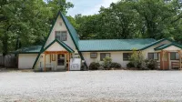 Hickory Hollow Resort Hotel di Tom Township