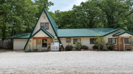 Hickory Hollow Resort