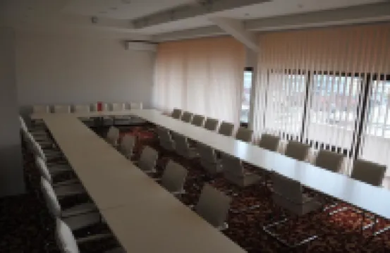 西班牙酒店 東部新薩拉熱窩酒店