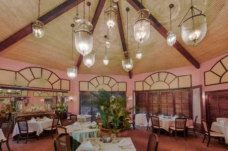 The Caribbean Court Boutique Hotel