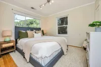 Grapevine Cottage by Avantstay Hobby Vineyard + Firepit