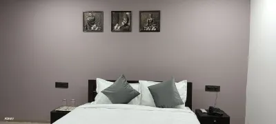 HOTEL BLACK GRAPES INN