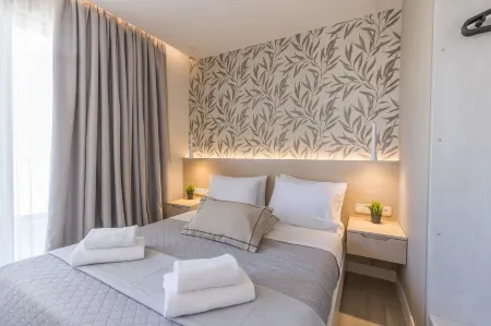 The Mediterranean Suites Отели рядом со станцией Piraeus Railway Station