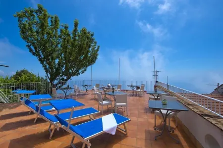 L'Incanto Отели в г. Фуроре