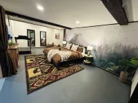 Katskill Mountain Lodge- Hot Tub, Game Room & Theater Hotels in Kortright